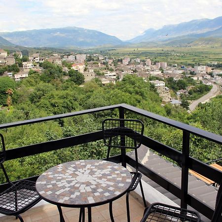 Gjirokastër Guest House Amades מראה חיצוני תמונה