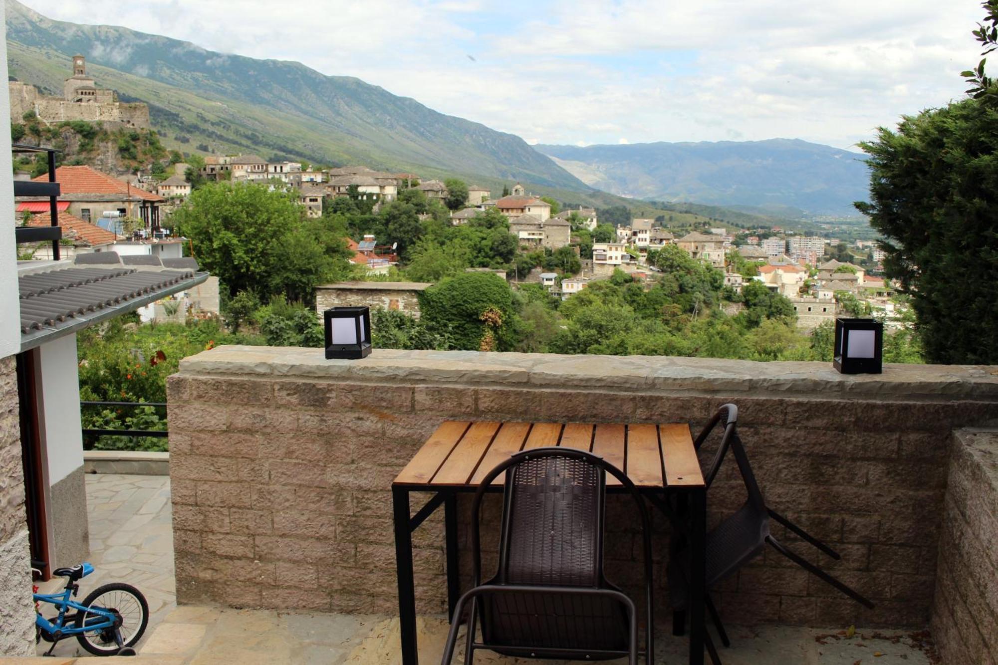 Gjirokastër Guest House Amades מראה חיצוני תמונה