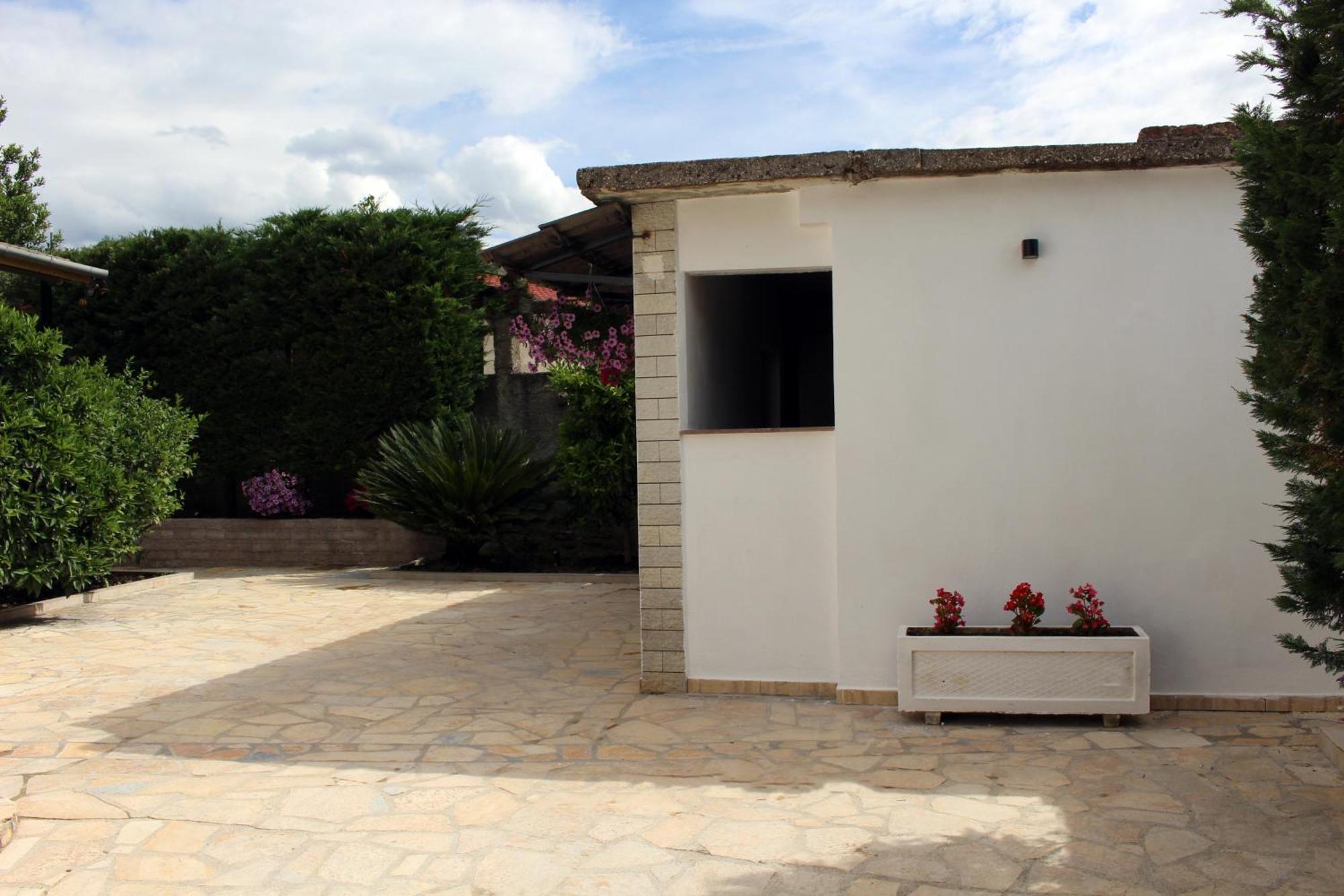 Gjirokastër Guest House Amades מראה חיצוני תמונה