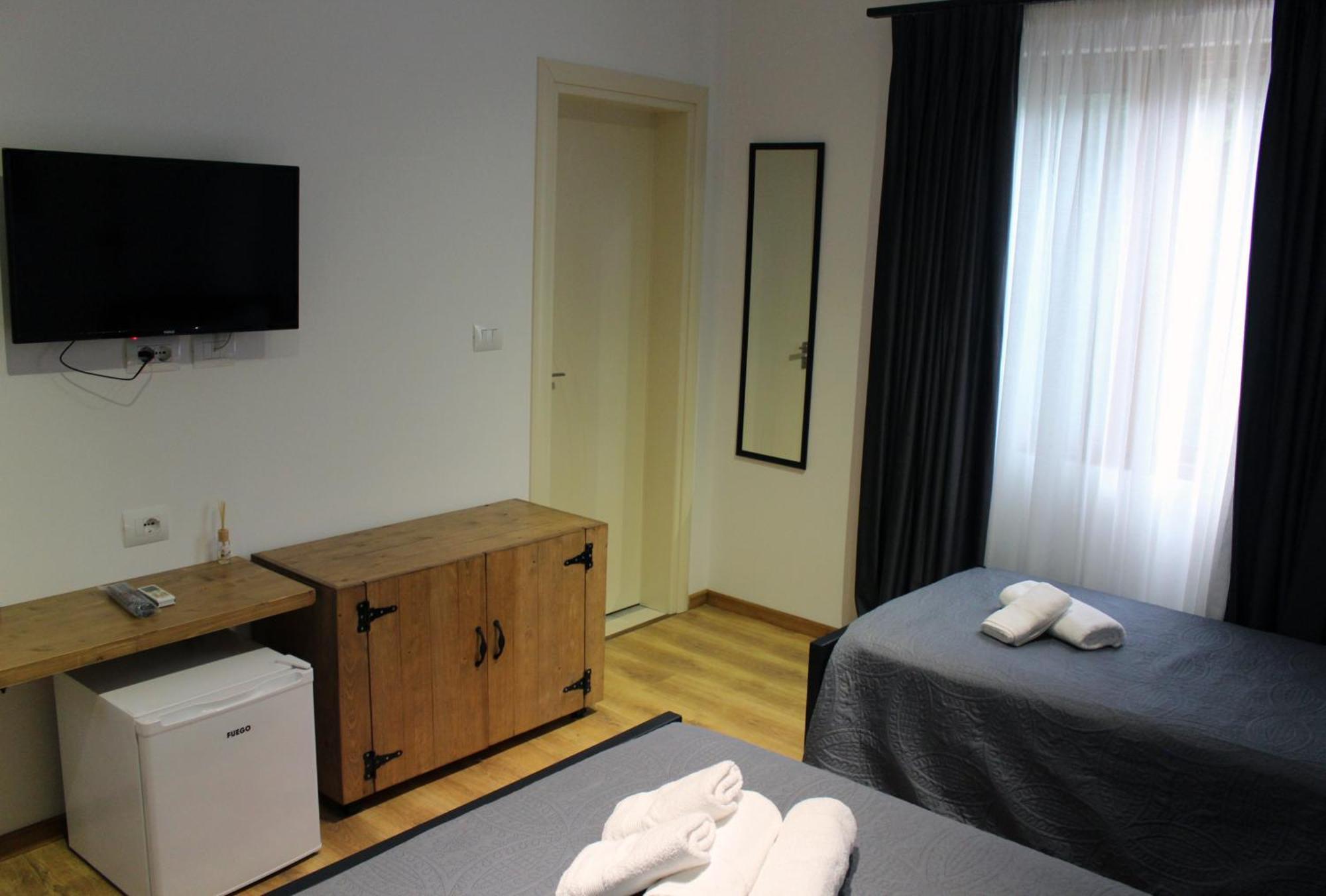 Gjirokastër Guest House Amades מראה חיצוני תמונה