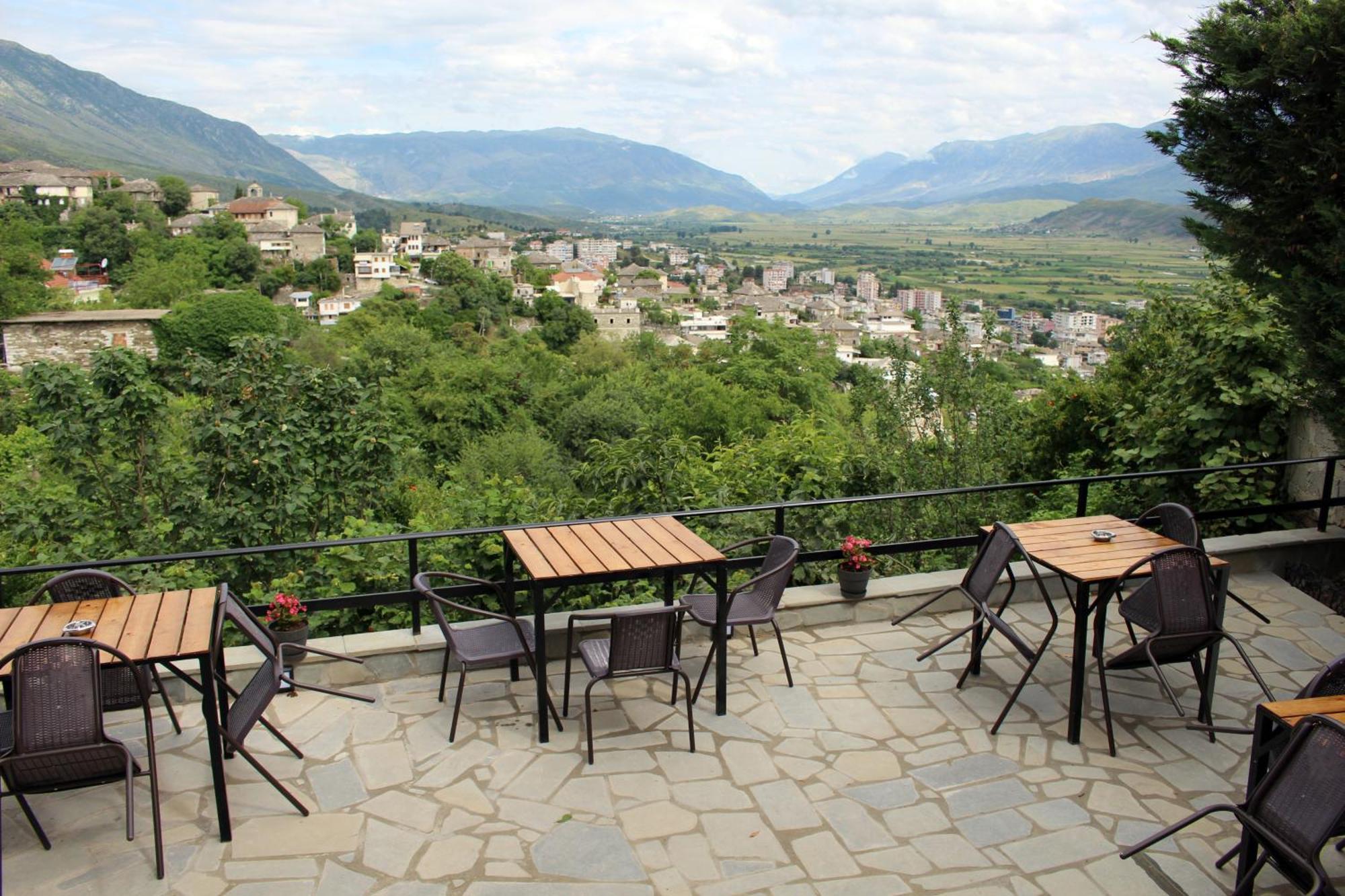 Gjirokastër Guest House Amades מראה חיצוני תמונה