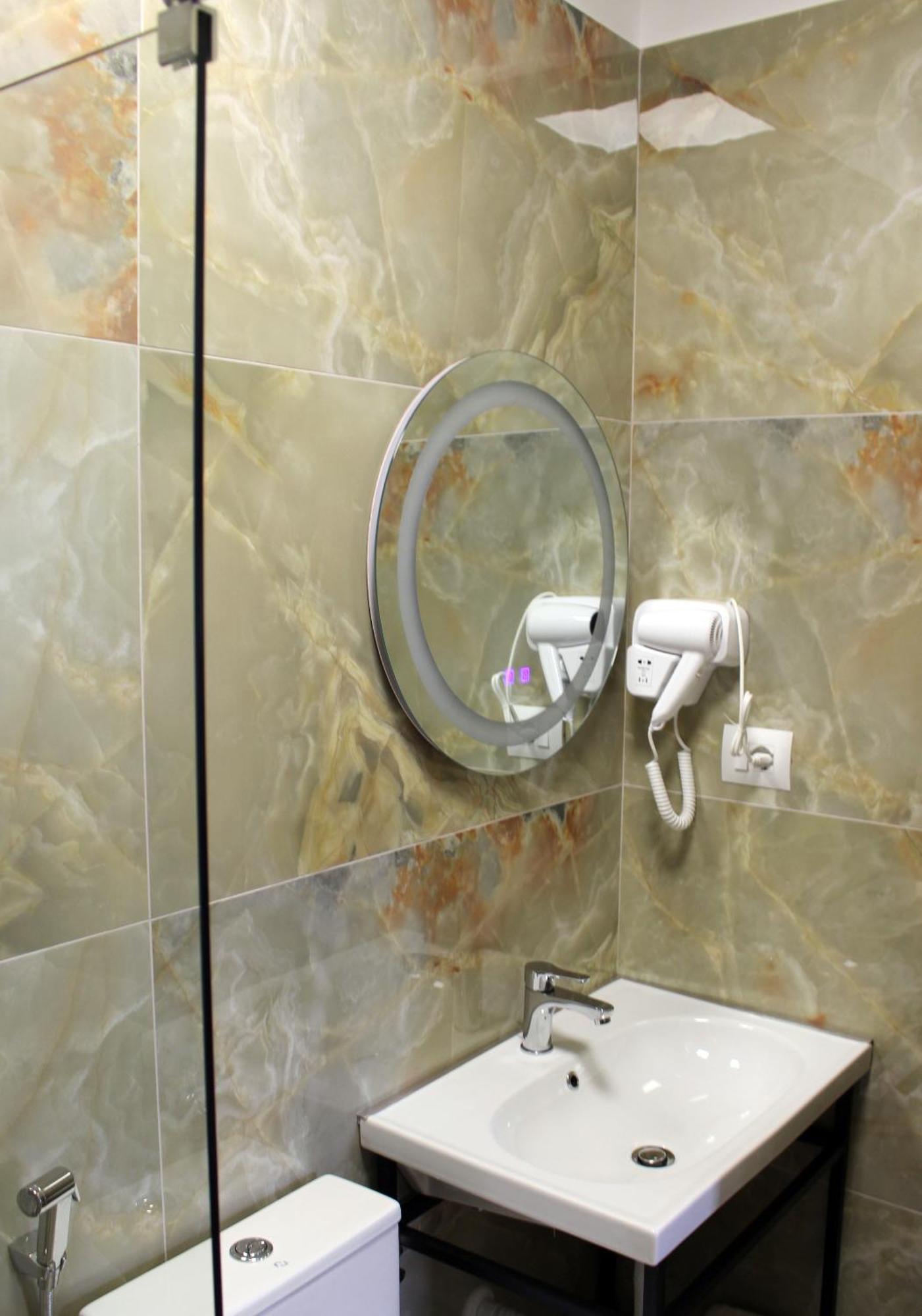 Gjirokastër Guest House Amades מראה חיצוני תמונה