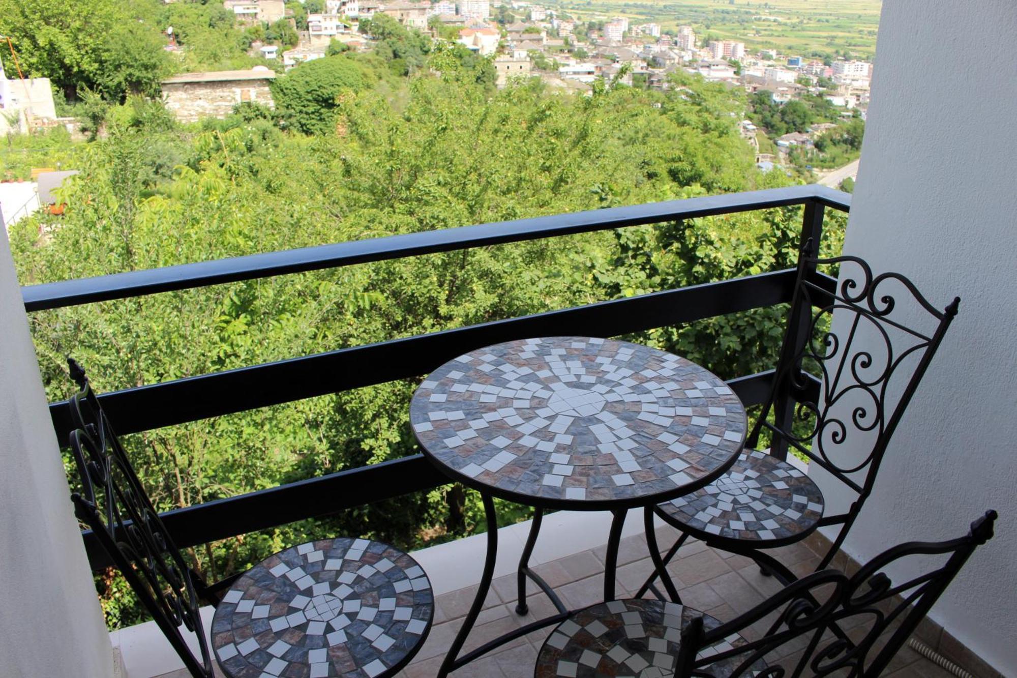 Gjirokastër Guest House Amades מראה חיצוני תמונה
